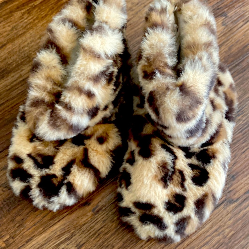 Kids Cheetah print slippers